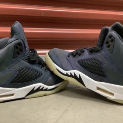 Jordan 5 Retro Oil Slicks With The Gamba Bottom. 