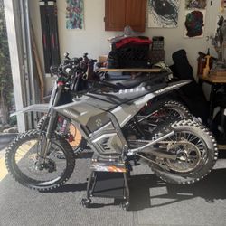 !!Brand New!! Valtinsu EM5 Ultra 72v (FREE Stand Included)