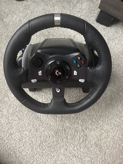 Logitech G920 Racing Wheel with shifter