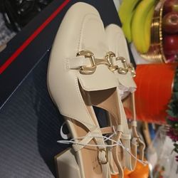 Woman's Shoes Size 6.5