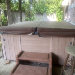 OUTDOOR HOT TUB 