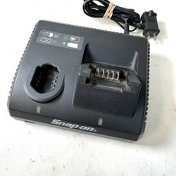 Snap-On Tools 14.4v 18v Lithium Dual Bay Battery Charger CTC131! (WMP014716)