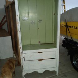 Multiple Pieces Of Furniture Great For Refurbish.