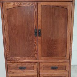 Wood Armoire / Hutch / TV Stand , includes Samsung 40“ TV