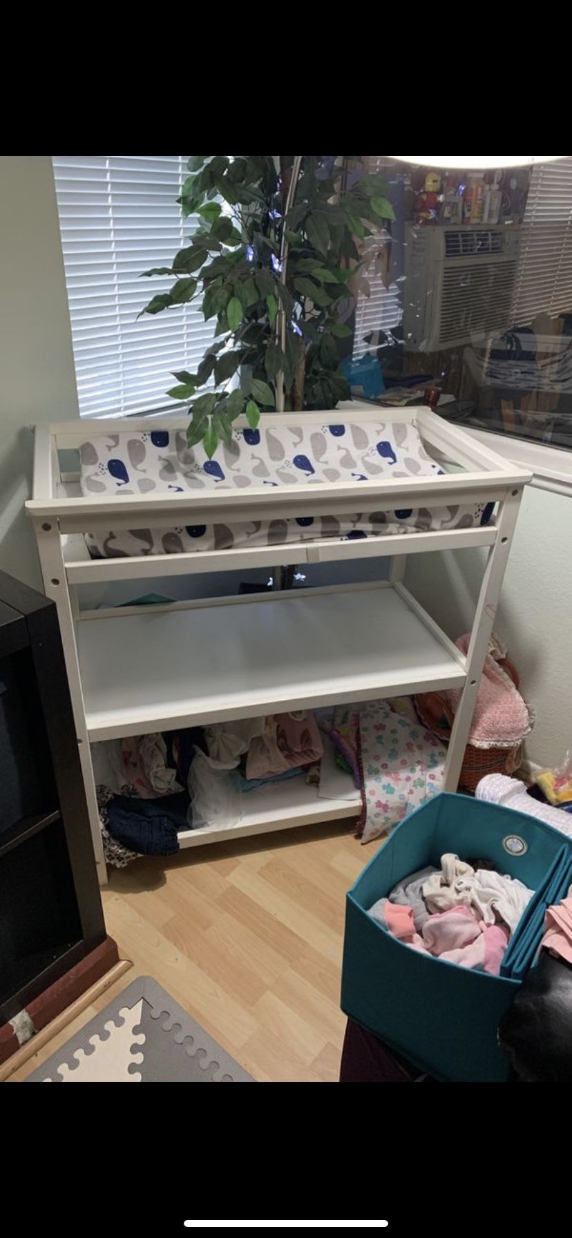 CURB ALERT Changing Table with Pad