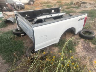 Ford F-Series 4x4 Truck Bed White