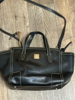 Dooney And Bourke Purse 
