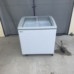 Excellence VB-3HC 31-1/2 Inch Ice Cream Chest Freezer 7.3 Cu Ft Capacity