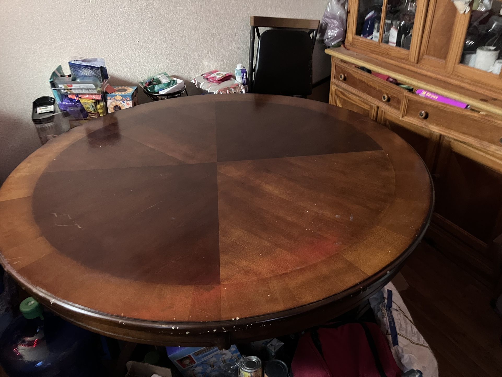 Free Round Table 