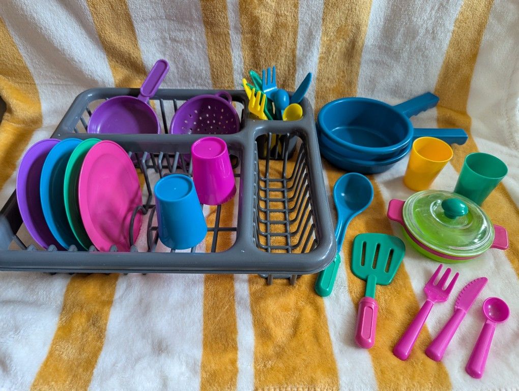 Child's Play Dish Drainer And Cooking Set