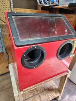 Benchtop abrasive blast cabinet