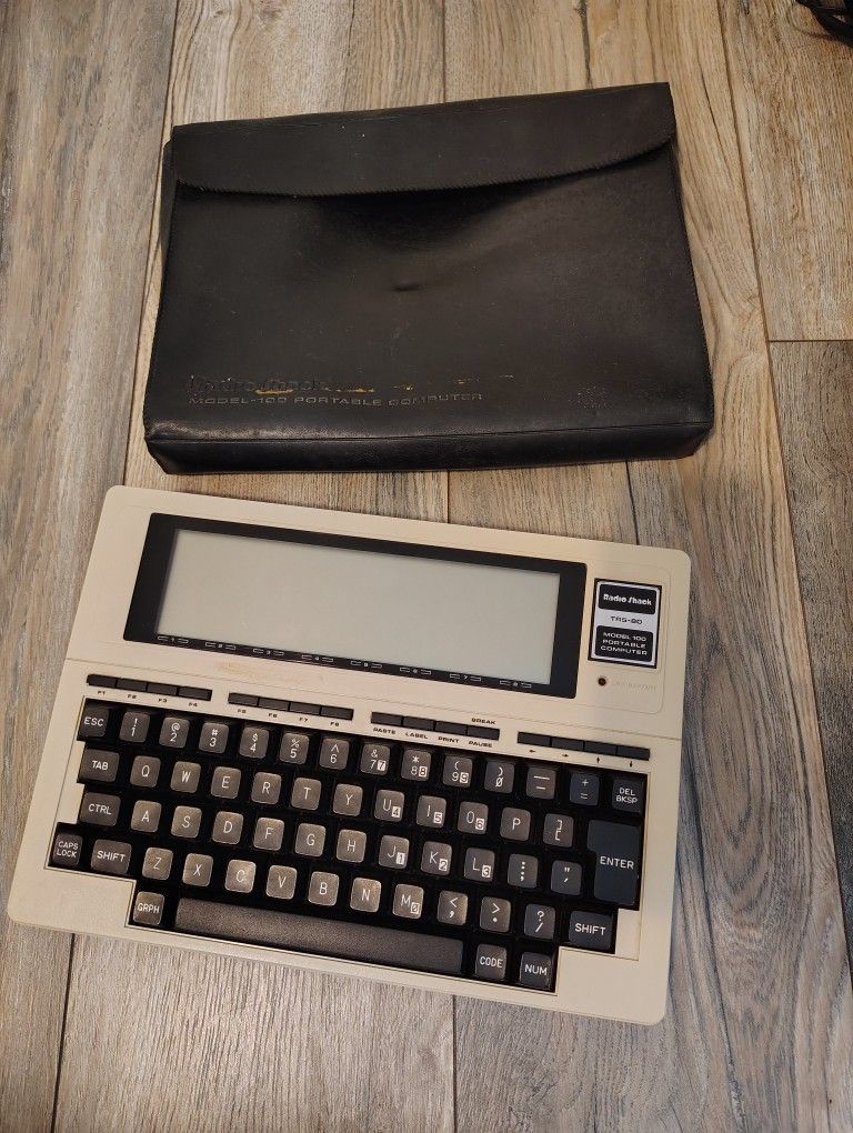 Vintage laptop TRS 80 modelo 100 Radioshack