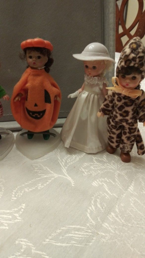 6 Mini Madame Alexander Dolls