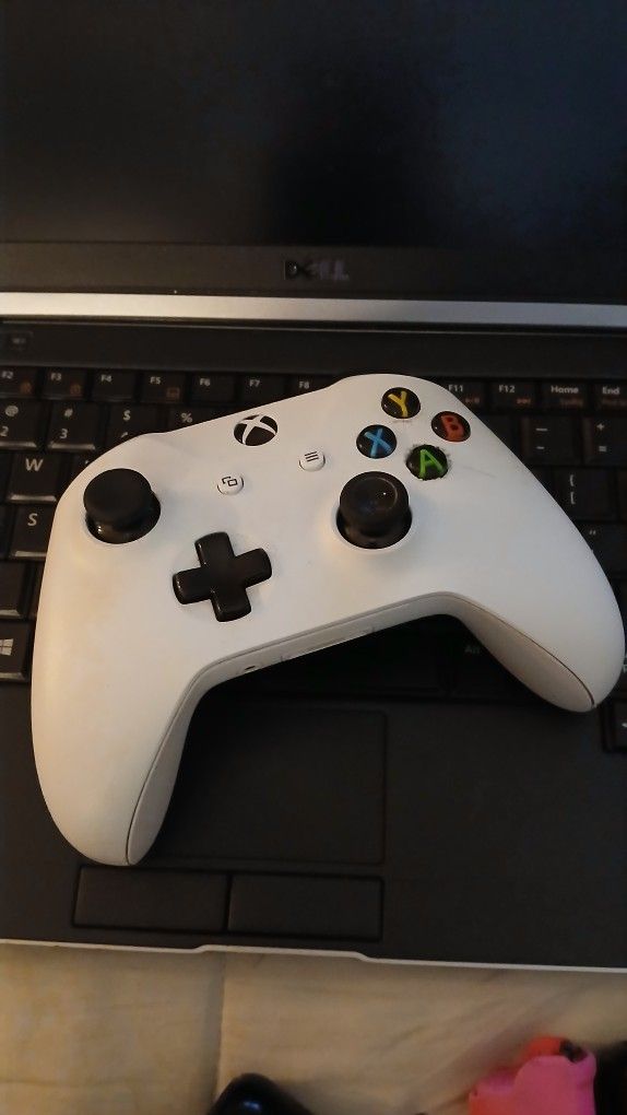 Microsoft Xbox One S All Digital System Console Controller WHITE WORKS PERFECTLY