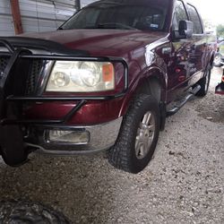 2004 Ford F-150.  5.4 Motor