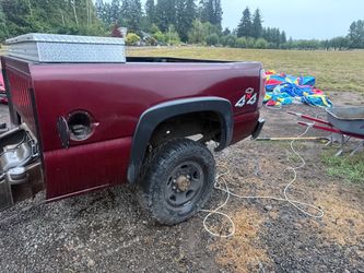 03 Chevy short bed with tailgate