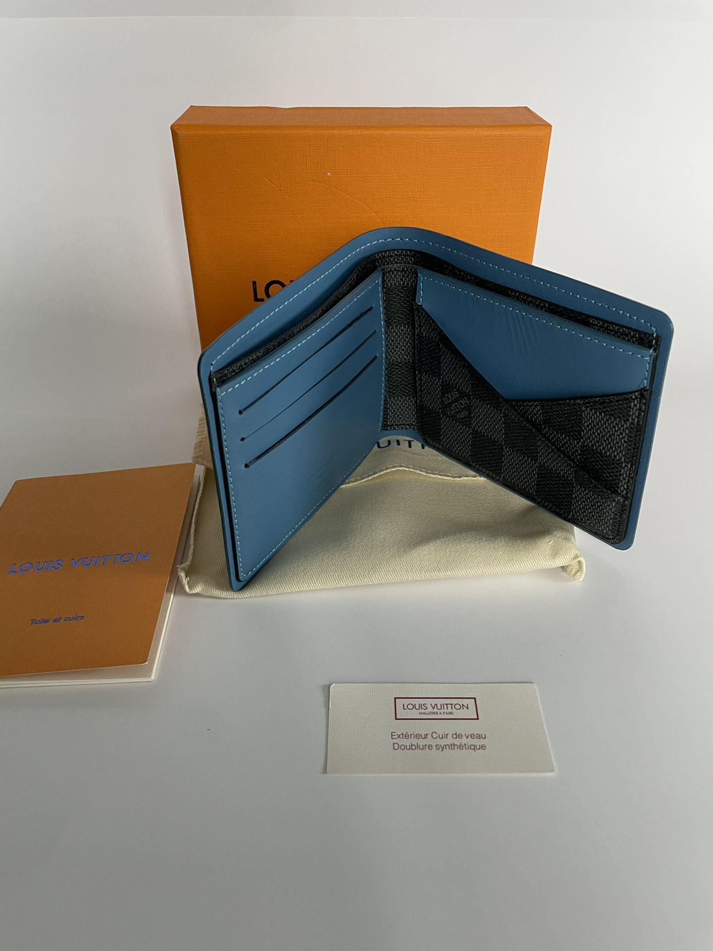 Shopybuybuybuy - Lv dauphine charm Wallet Rm9200