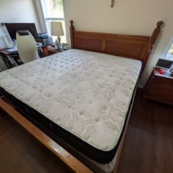 King Size Sealy Premium Posture Pedic Mattress - Excellent Condition 