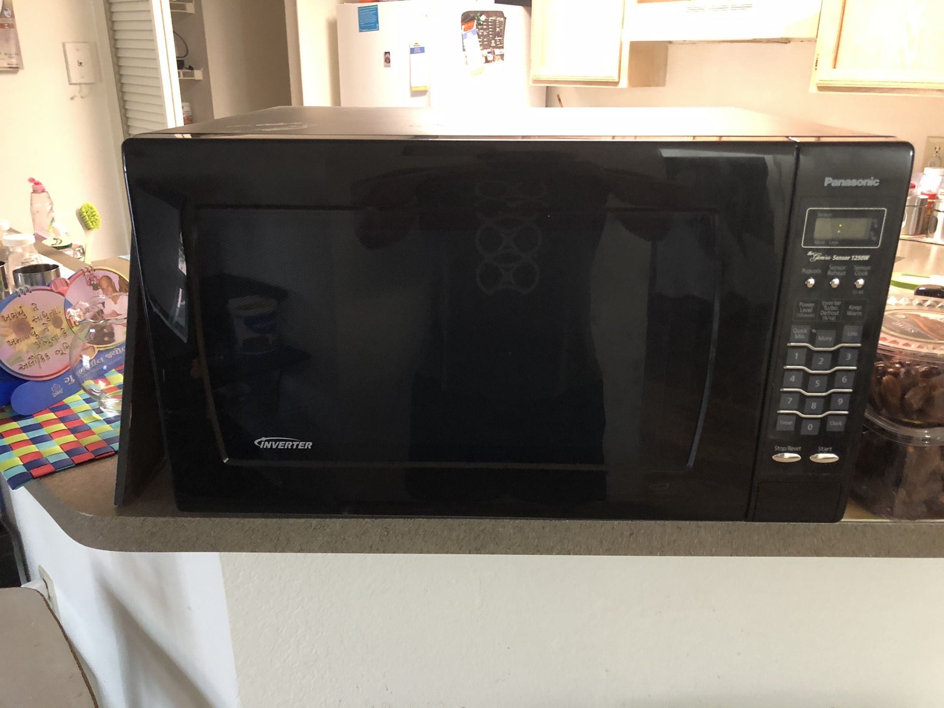 Panasonic 2.2 Cu. Ft. 1250-Watt Microwave Oven