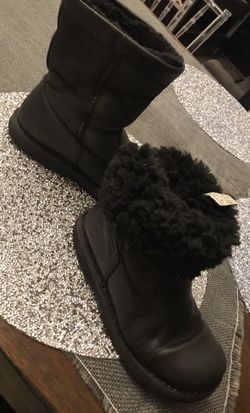 Ugg kids boots, fully lined fur