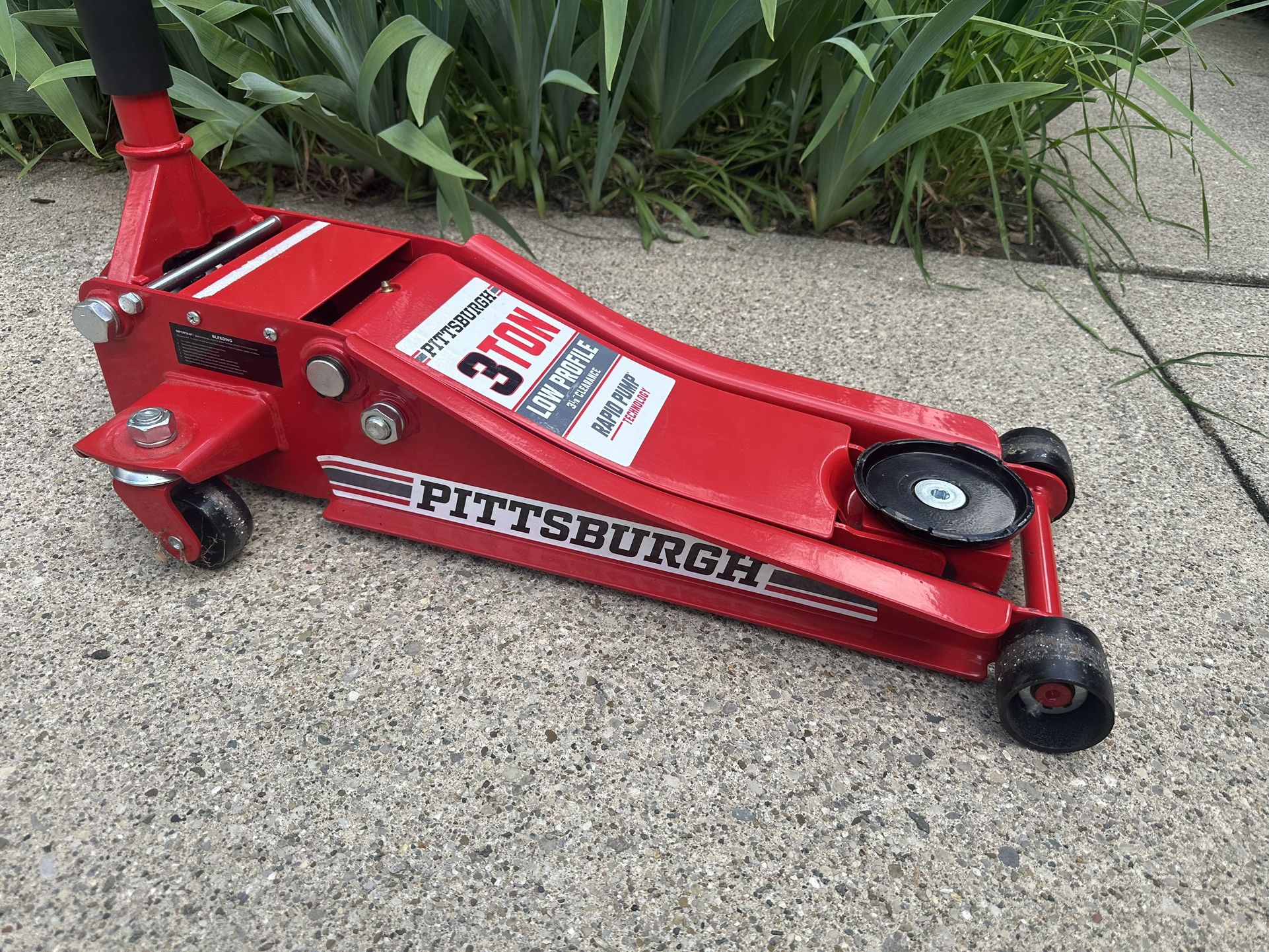 PITTSBURGH 3 Ton Low-Profile Floor Jack with RAPID PUMP, Red