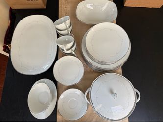 Noritake whitebrook 6441 set