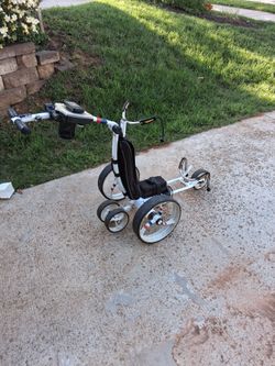 Bat Caddy XR 8 electric golf cart PRICE REDUCED