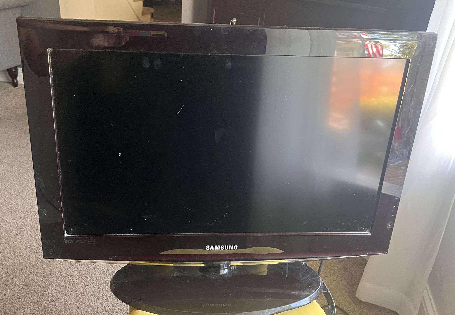 Samsung 26” TELEVISION