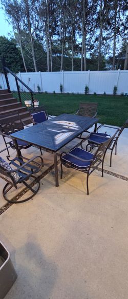 Hampton Bay outdoor patio table