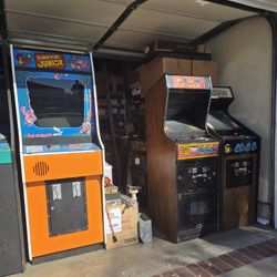 DONKEY KONG JR ARCADE MACHINE