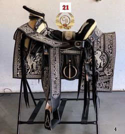 Montura bordada hecho en México 100% calidad