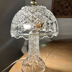 VINTAGE CUT CRYSTAL TABLE LAMP WITH CRYSTAL SHADE 