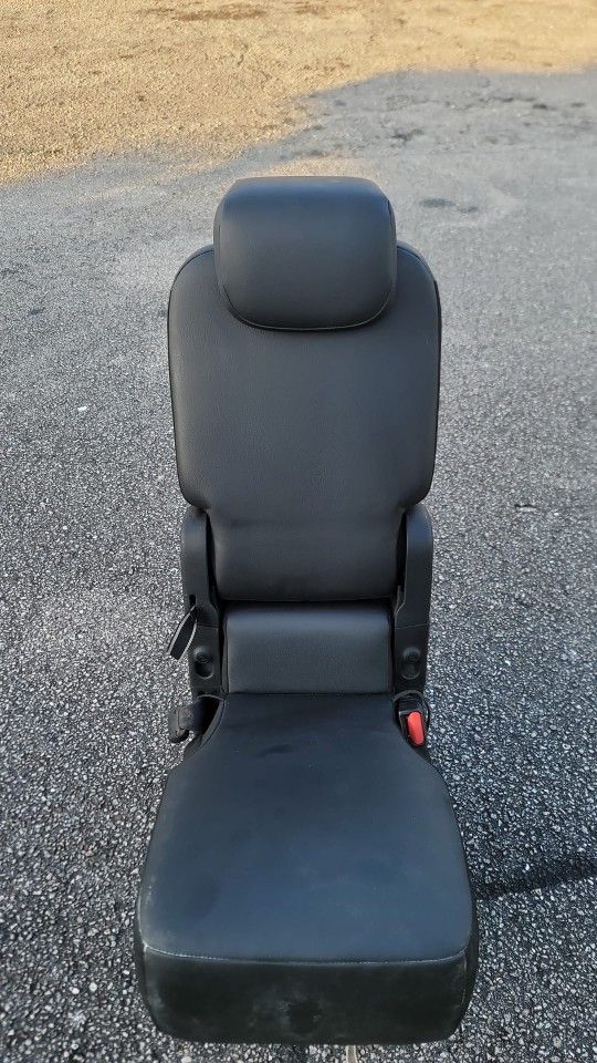 Middle Van Seat. 3rd Van Seat. Used.  $ 100.=