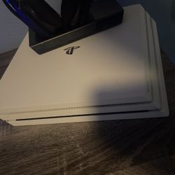PS4 PRO $195 