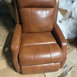 leather electric recliner in excellent condition 