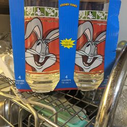 Vintage 1999 Bugs Bunny and Looney Tunes Character 16 oz Glasses Set Of 4