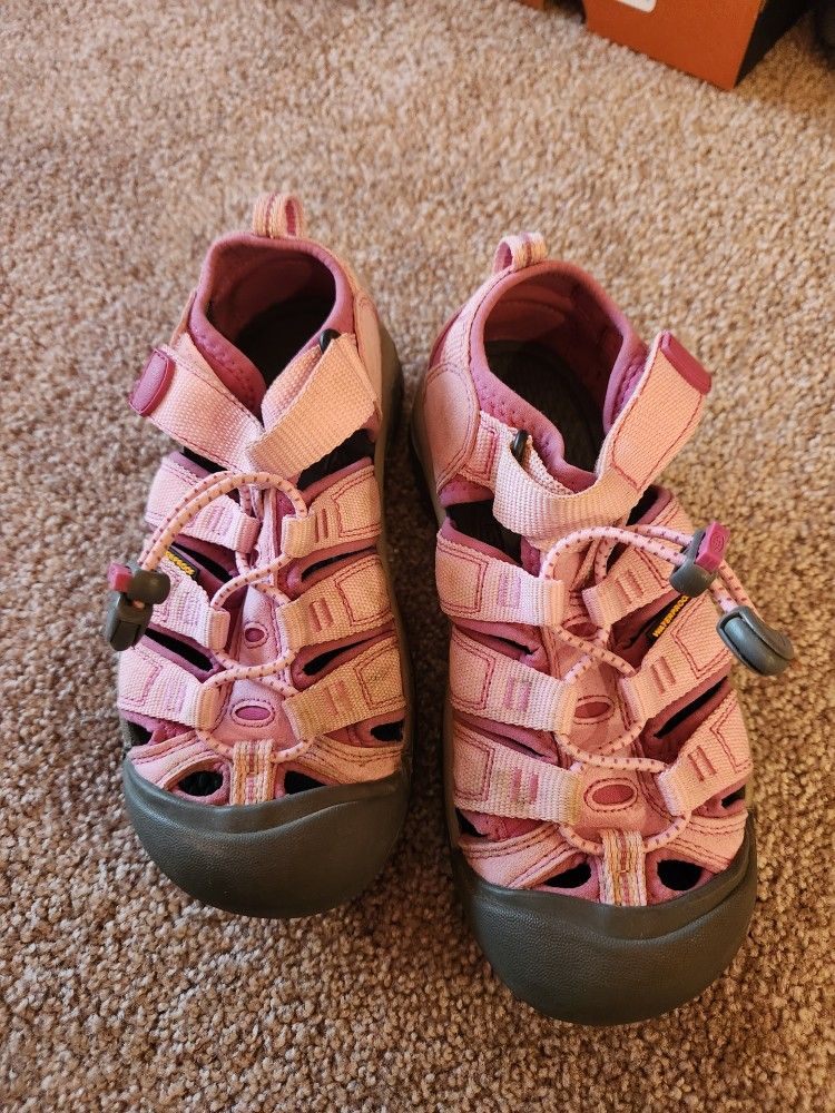 Keen Size 2 Water Shoes