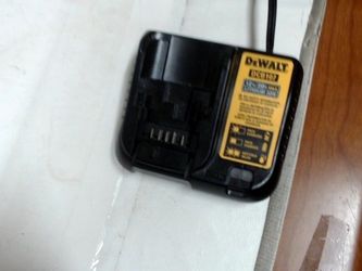 Dewalt dcb107 (52886 )