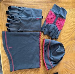 Igloos Brand Winter Accessory Set