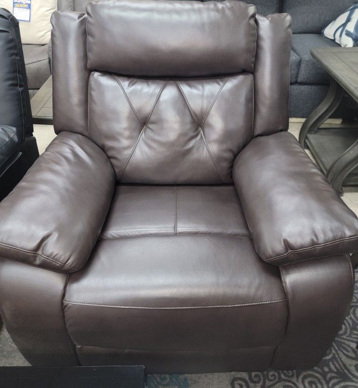 New Recliner Sofa Chair Only $290 Cash