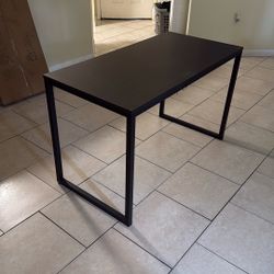 COMPUTER DESK 47X23