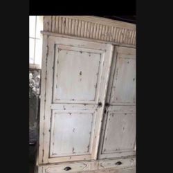 Armorie $250.0 Beautiful  54w X76hx20d 