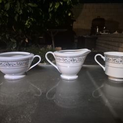 WHOLE BEAUTIFUL ANTIQUE DINNERWARE 