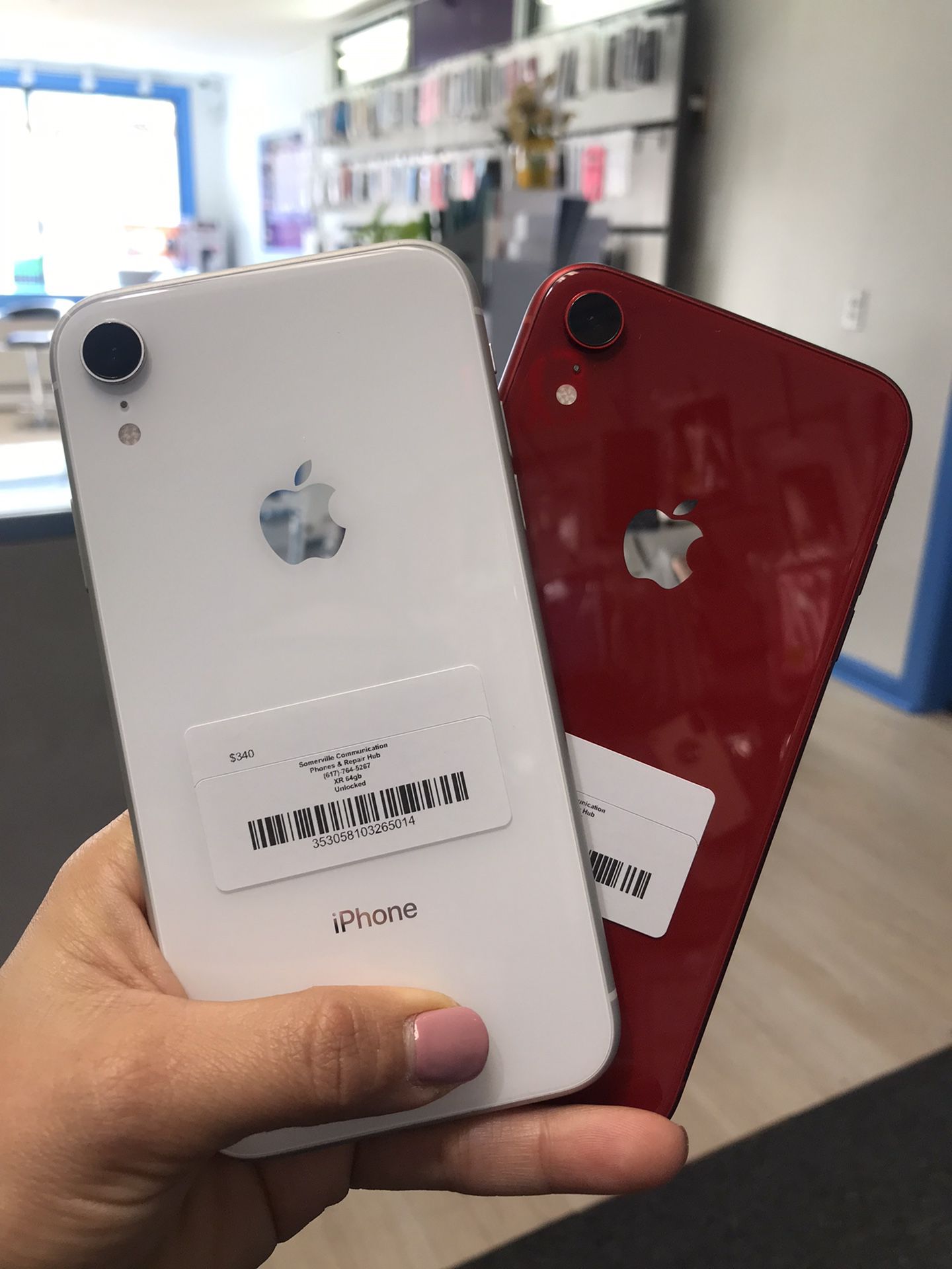 IPhone XR 64gb | Unlocked | Store Warranty | Comes with cable and charger 