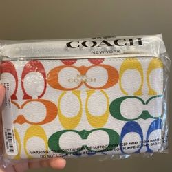 Coach Corner Zip Wristlet Rainbow Signature Canvas NEW 2021