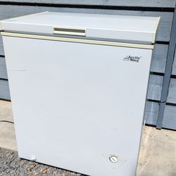 Arctic King Chest Freezer