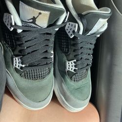 Jordan 4s