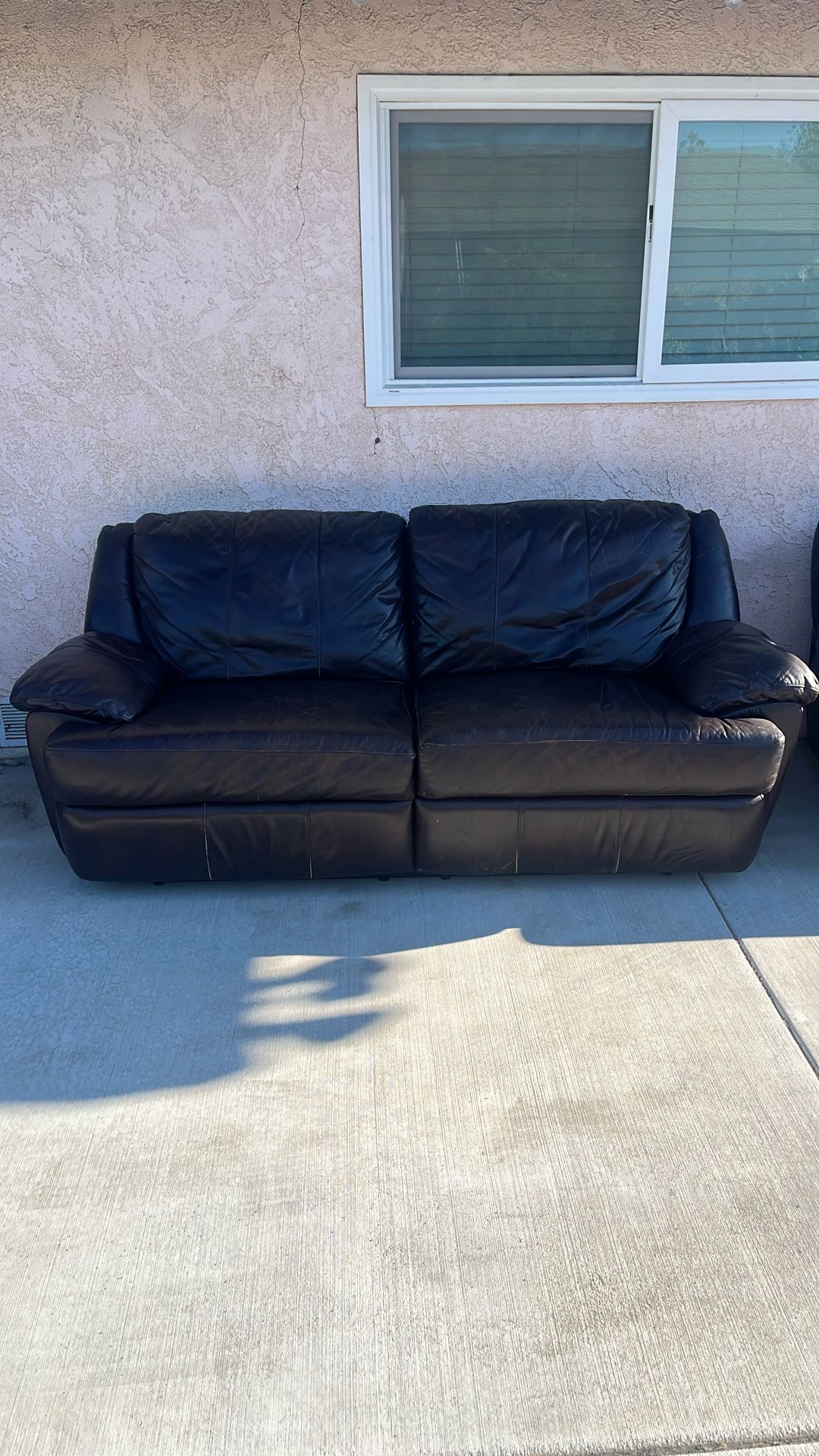 Matching Leather Couches RECLINING