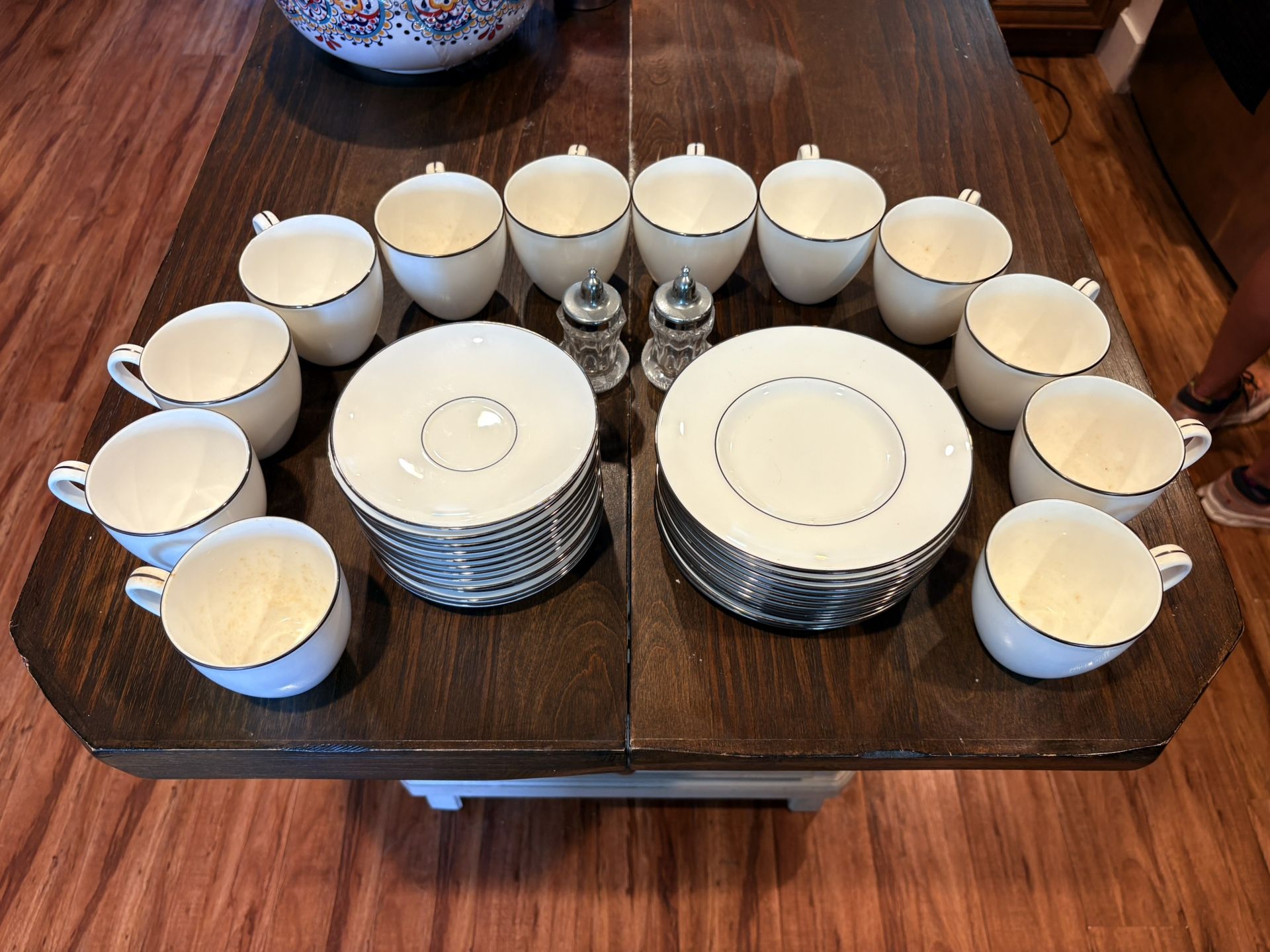 Lenox Continental Dining Platinum Set