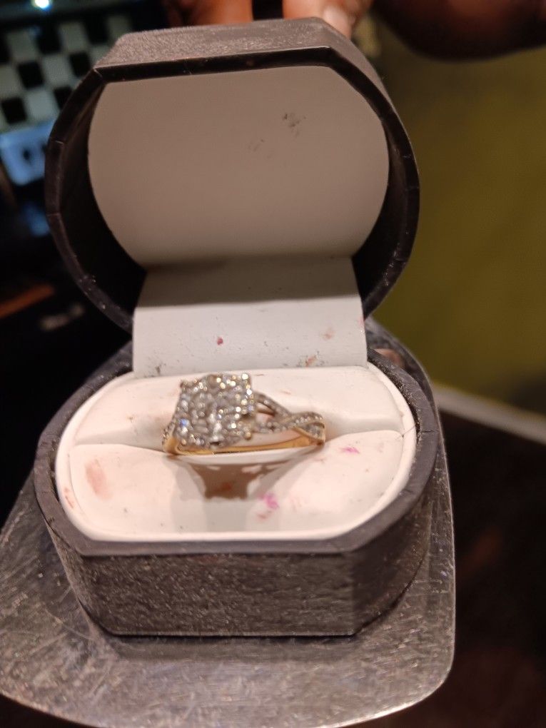 0.90 Carat Diamond Engagement Ring.